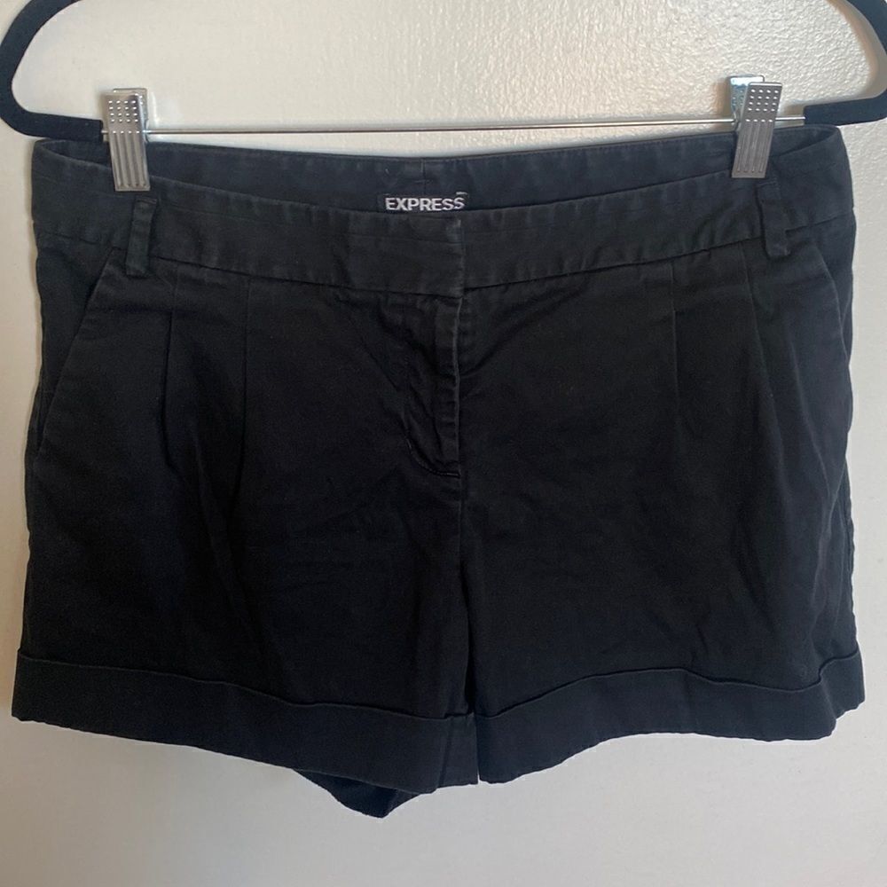 EXPRESS- black casual short- size 6